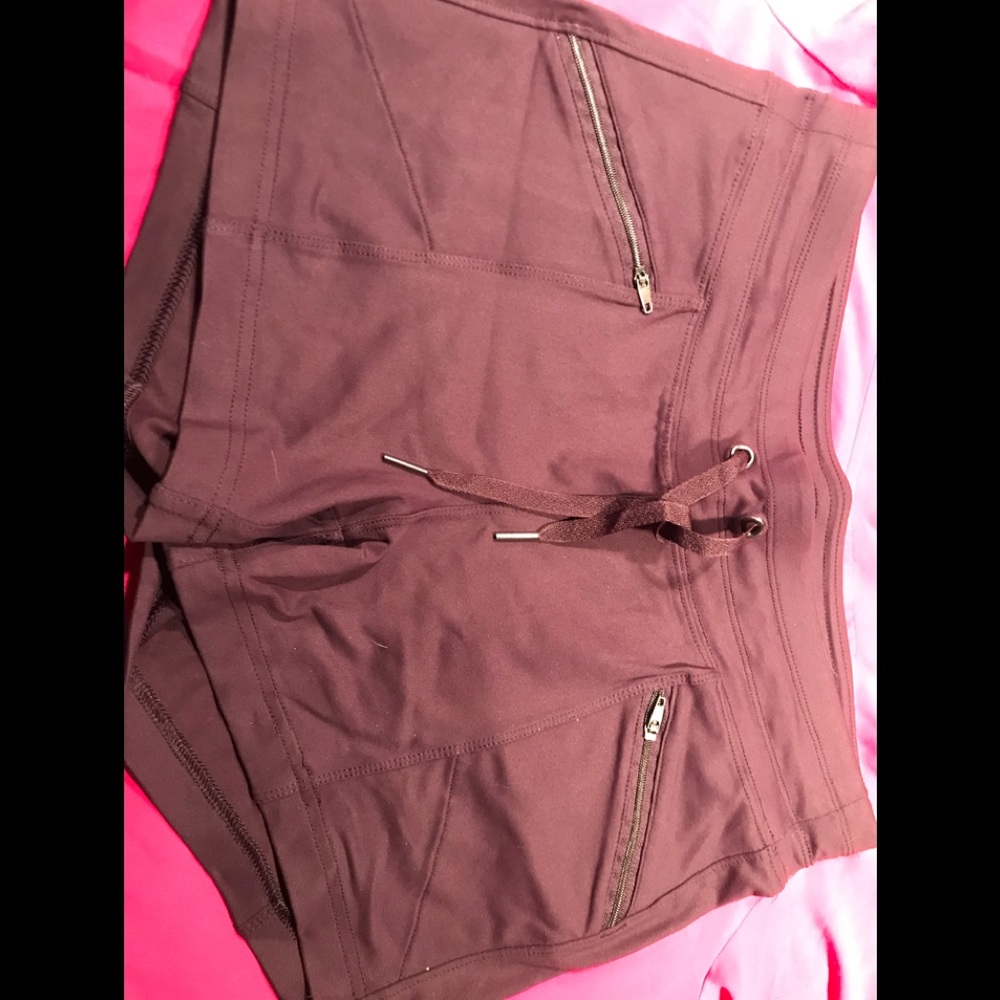 Gym shorts with pockets